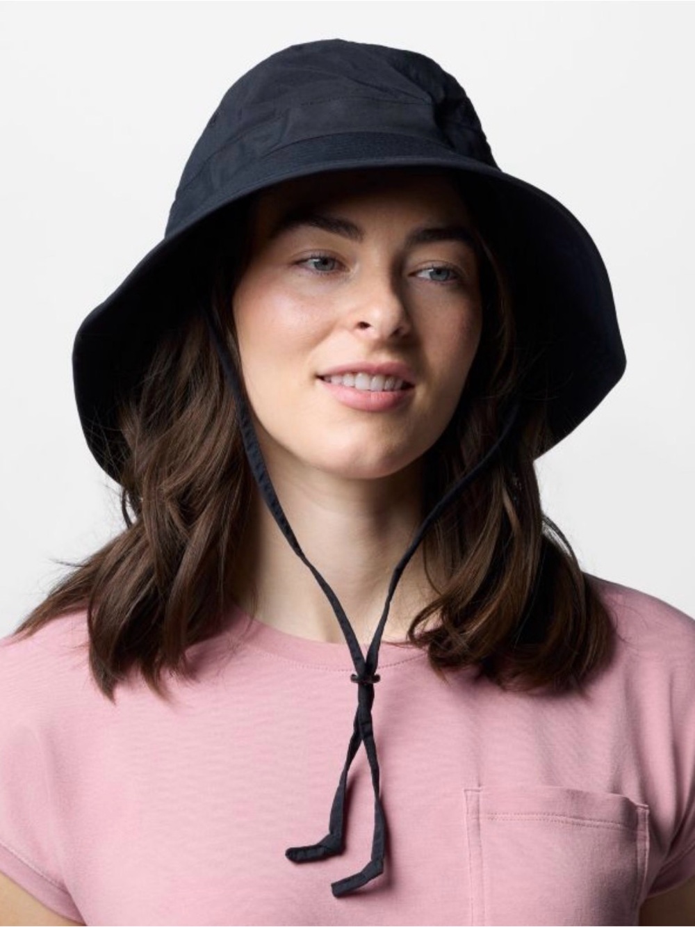 Columbia Sun Hat with Strap in Black